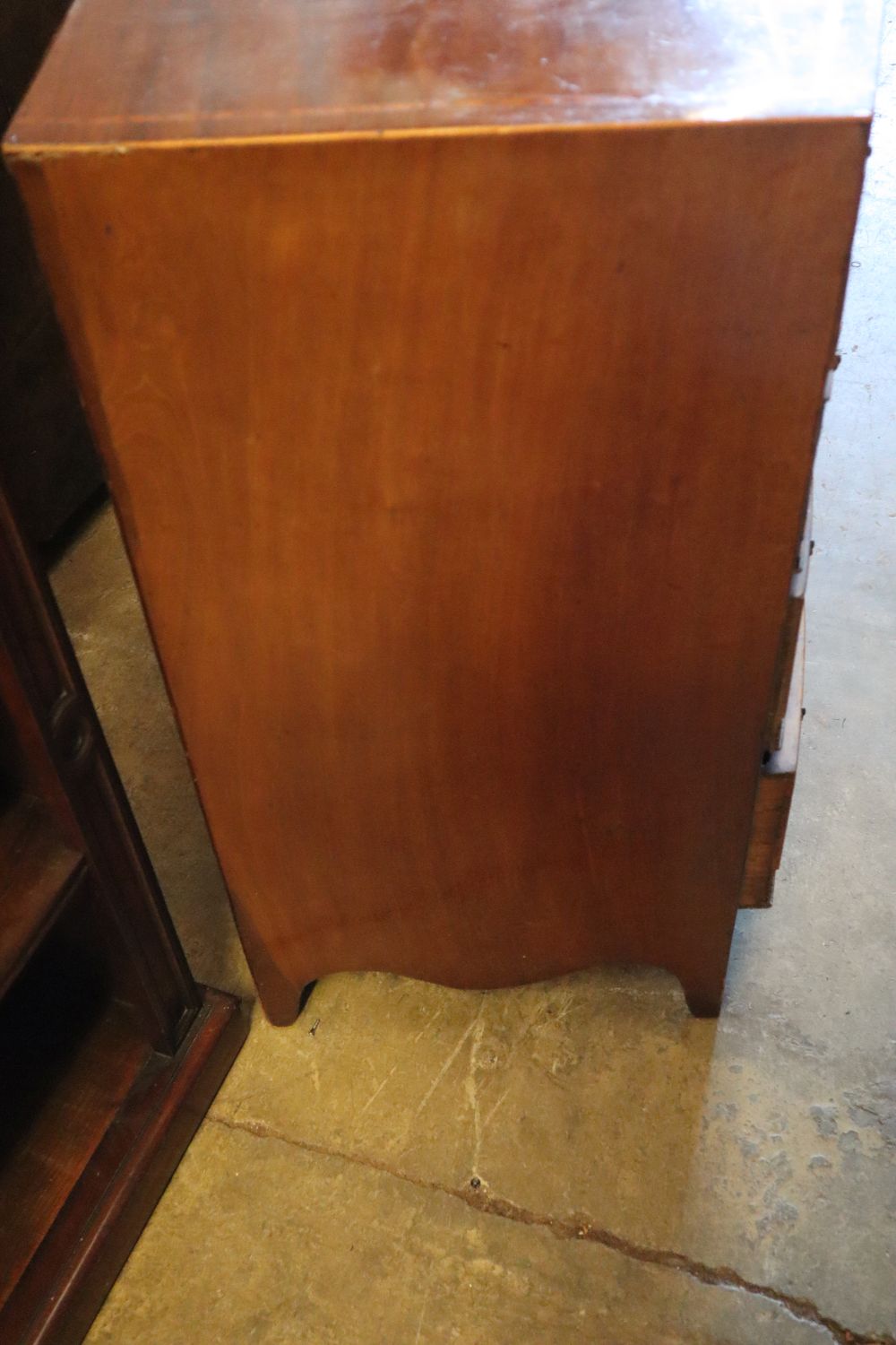 A Regency mahogany bowfront chest of five drawers, width 88cm